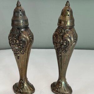 Rogers 1881  Oneida Silver Plate salt & pepper shaker set Vintage 5.5” x 1.5"